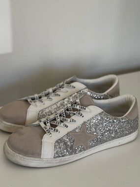 Vintage Havana Size 10 Bianca Silver Glitter Star Sneakers White & Taupe Accent